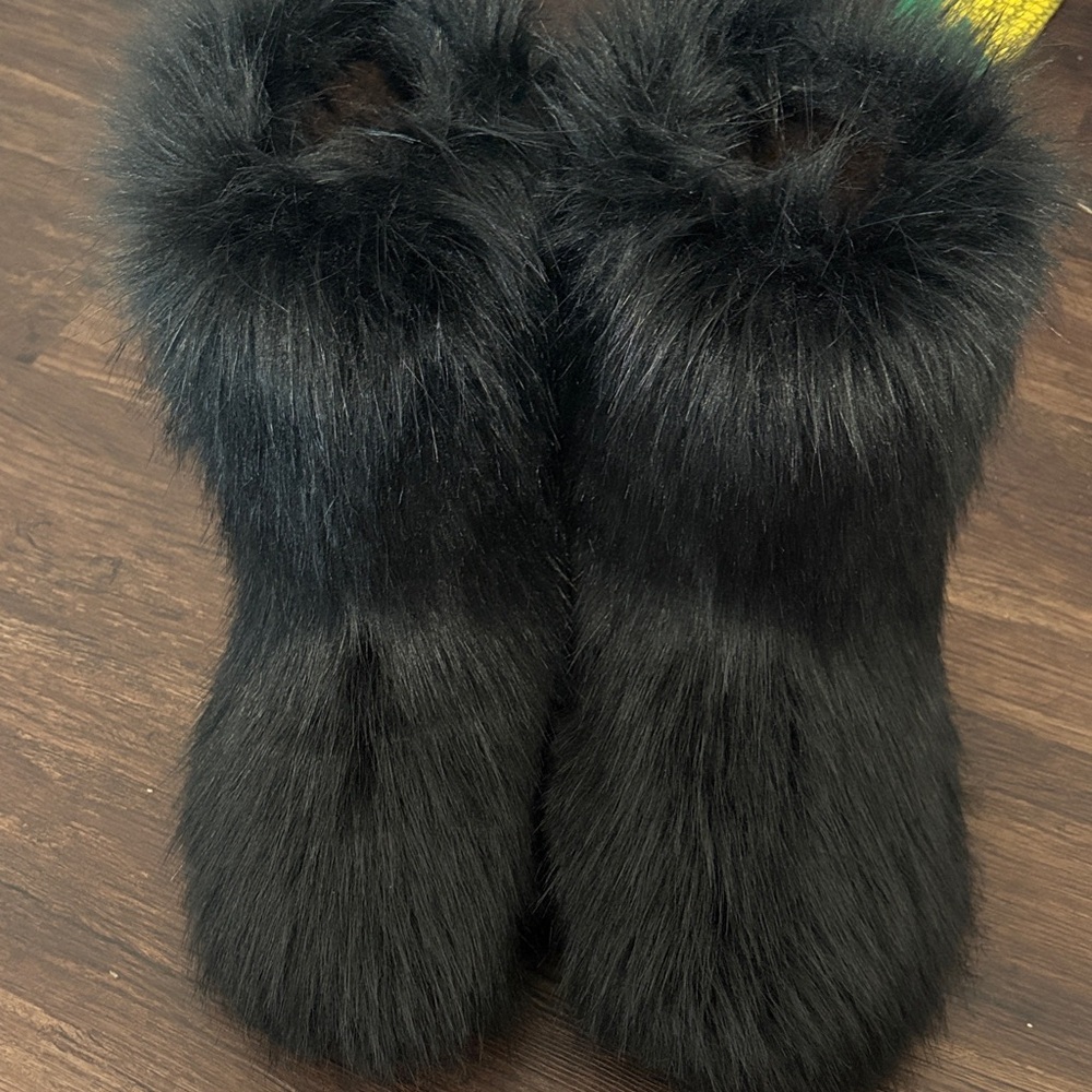 Faux Fur Black Boots